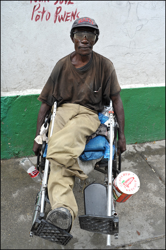 Archival sidewalk scenes of Port-au-Prince may help us see the stakes in Haiti today: Dec. 19, 2016. (Ten images captured in July, August, and September 2013.)